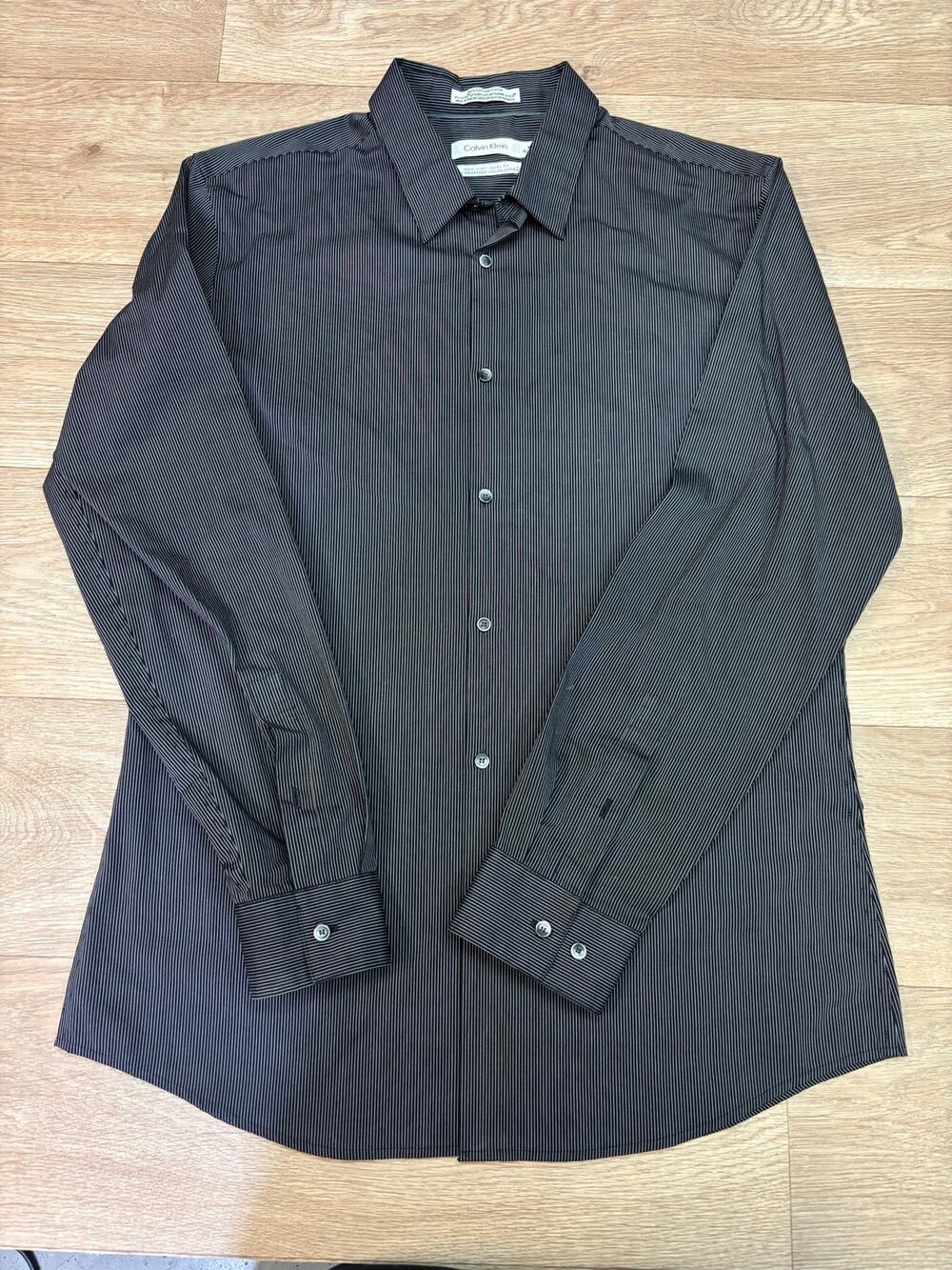Calvin Klein Black Pinstripe Non Iron Body Fit Dress Shirt Size M 15-15.5